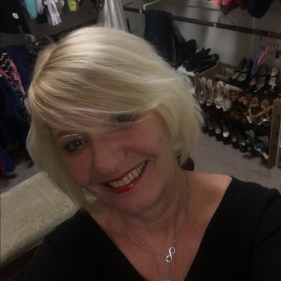 Meet your Posher, Joanna - Picture 1 of 1